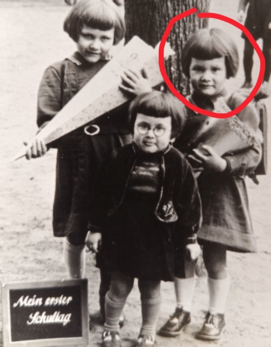 Berlin-Kreuzberg, 1953, Evelyn mit Schwestern Monika und Christel, Privatbesitz